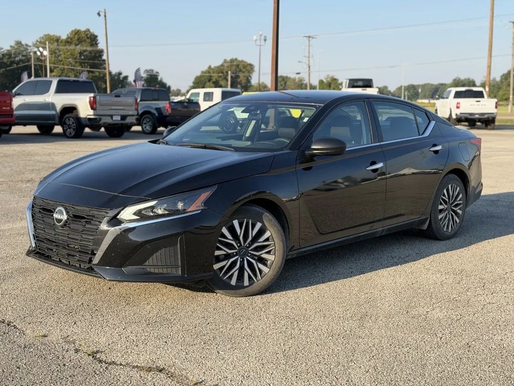 2025 Nissan Altima 2.5 SV FWD