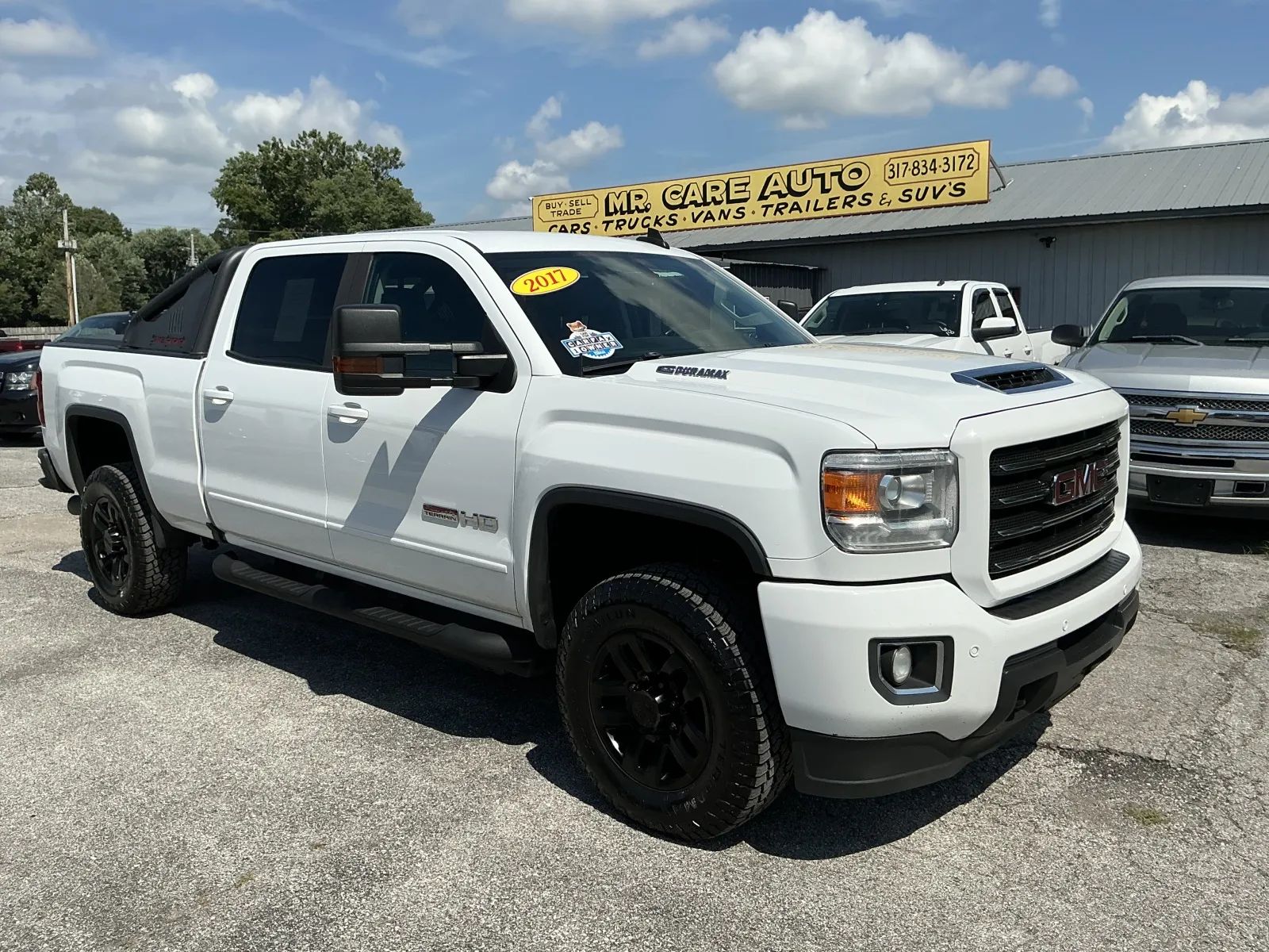 White 2017 GMC Sierra 2500HD Pickup Truck Four-Wheel Drive Automatic
