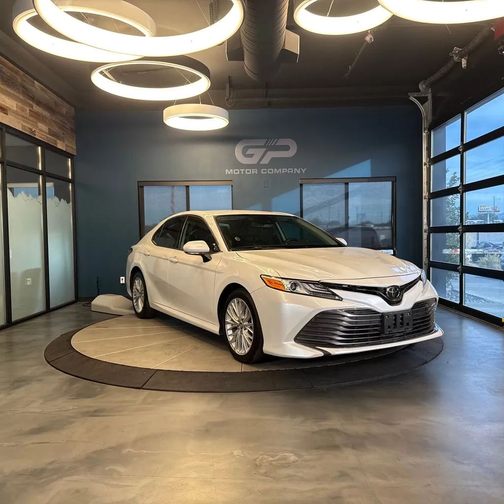  2020 Toyota Camry Sedan Front-Wheel Drive 8-Speed Automatic