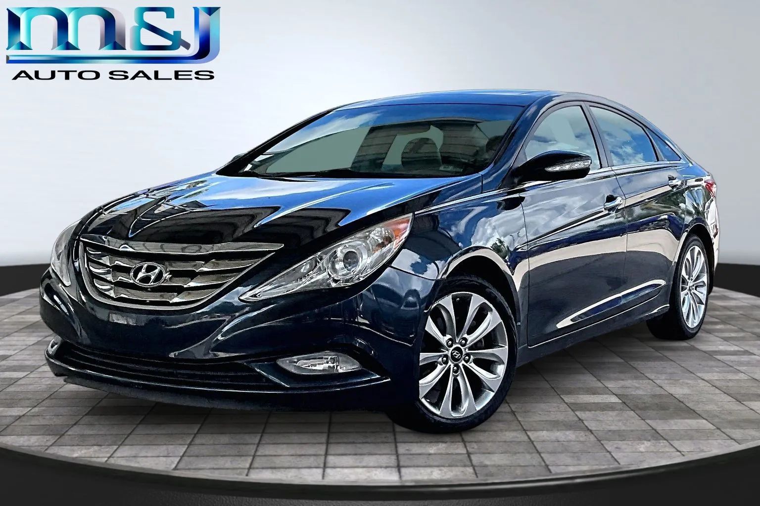 2011 Hyundai SONATA Middle level