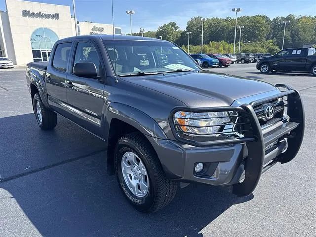 Gray 2015 Toyota Tacoma Pickup Truck Four-Wheel Drive 5-Speed Automatic
