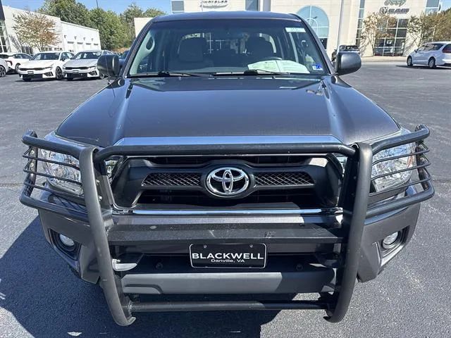 Gray 2015 Toyota Tacoma Pickup Truck Four-Wheel Drive 5-Speed Automatic