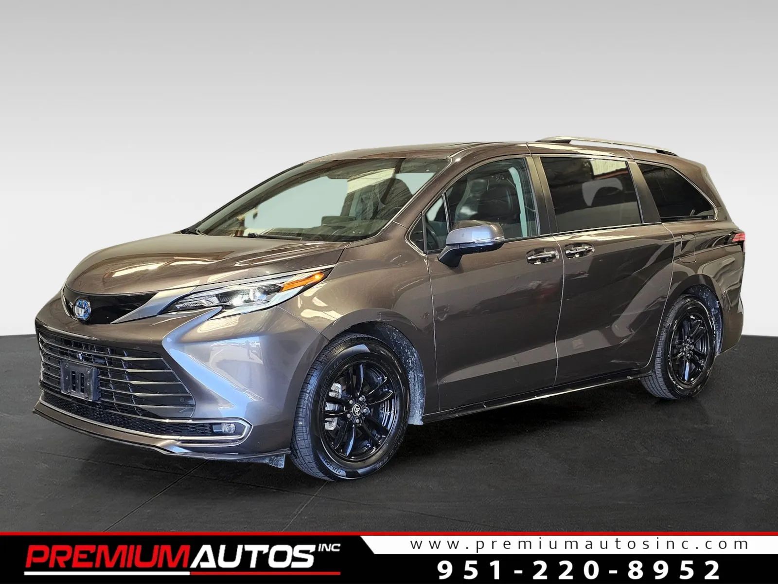 2023 Toyota Sienna Platinum
