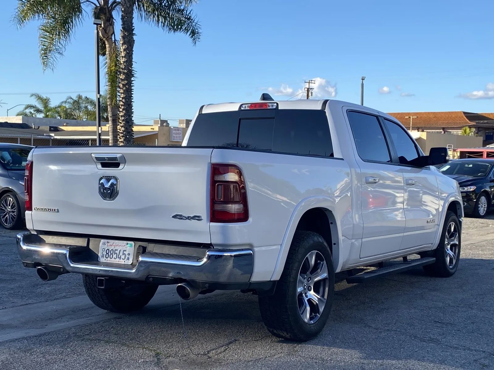 View vehicle photo 4