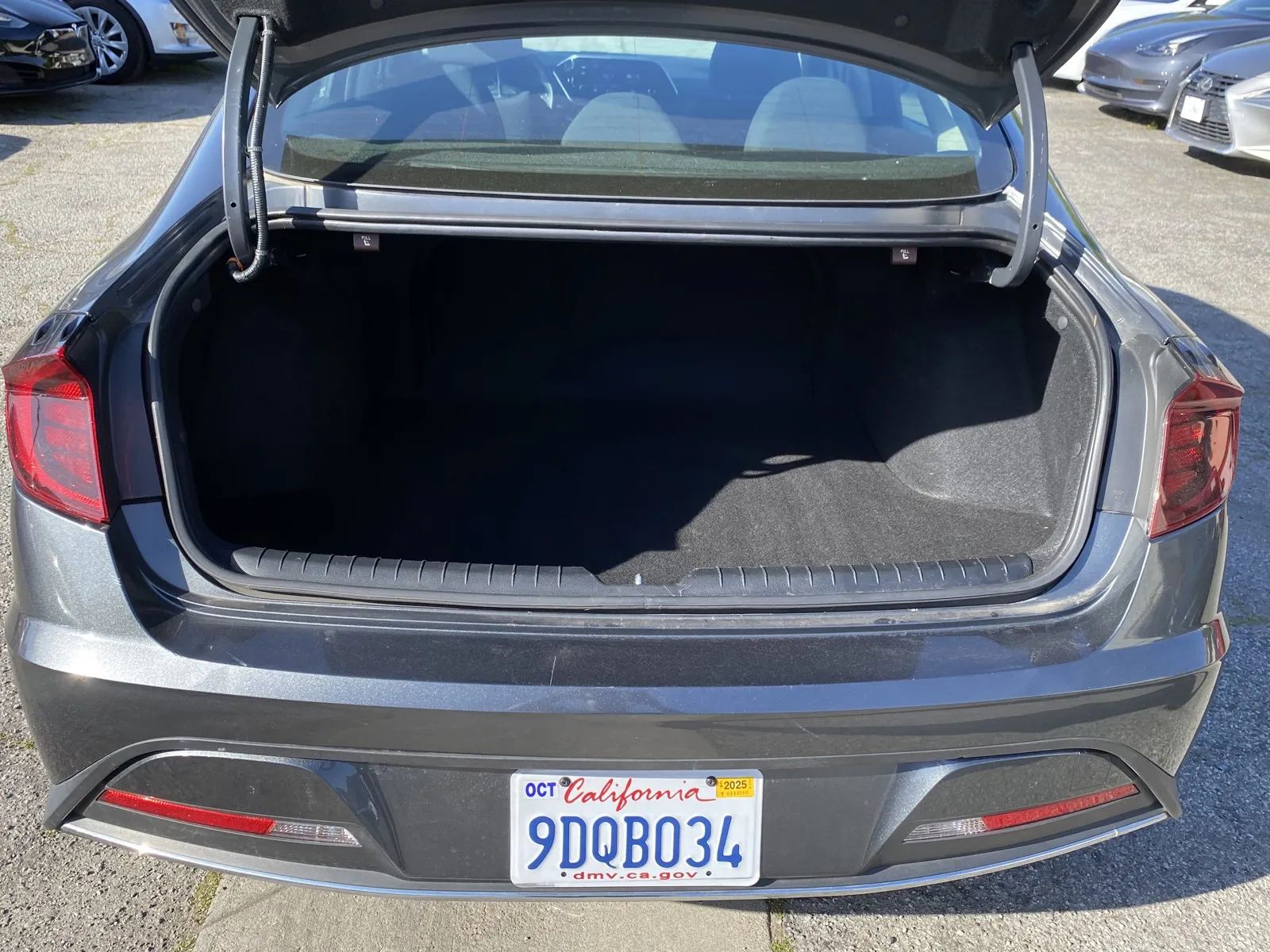 View vehicle photo 7