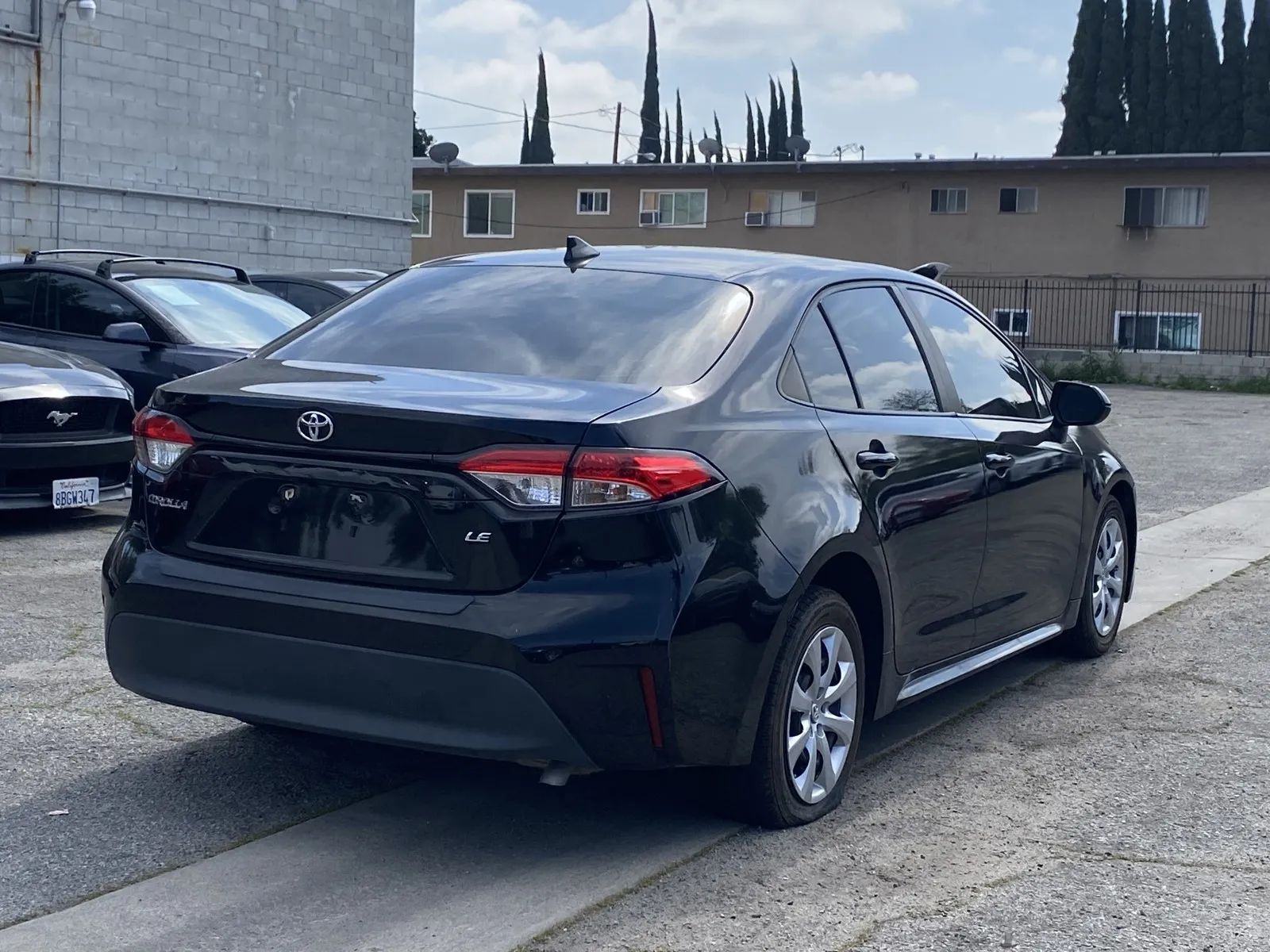 View vehicle photo 4