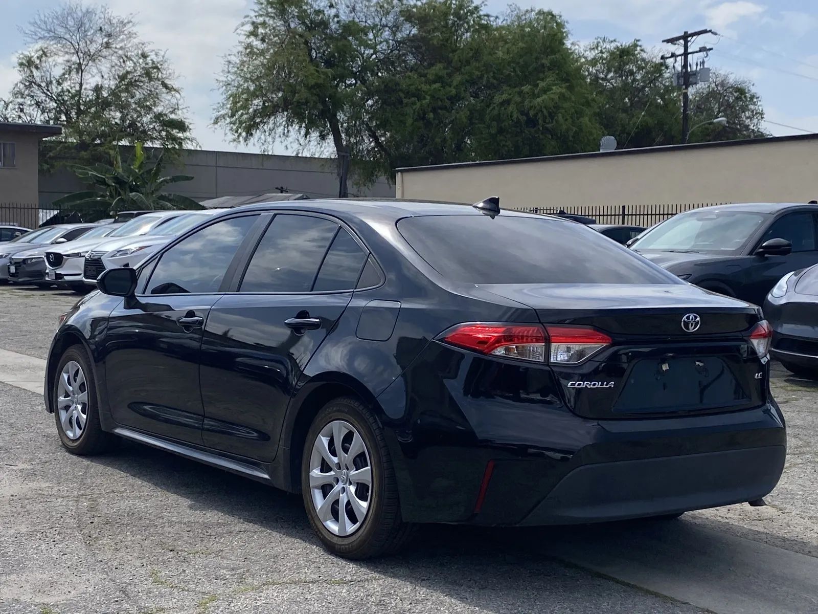 View vehicle photo 2
