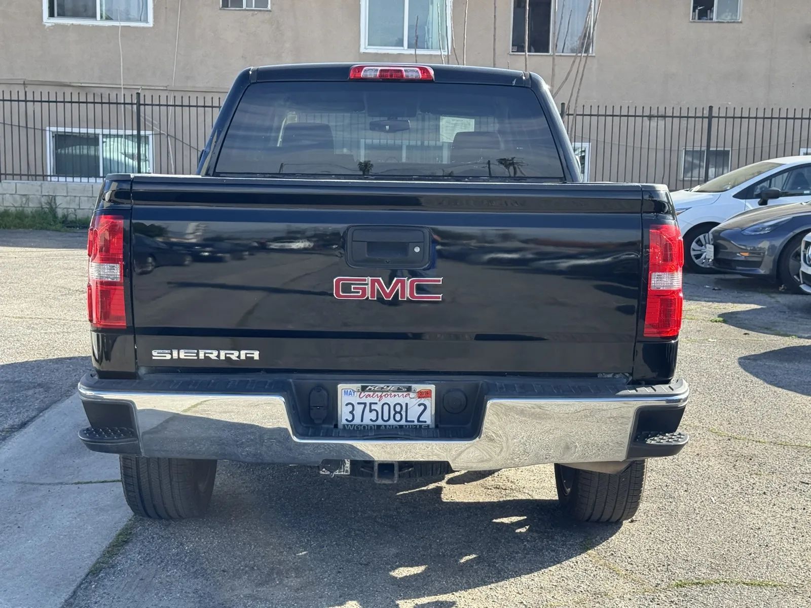 View vehicle photo 3