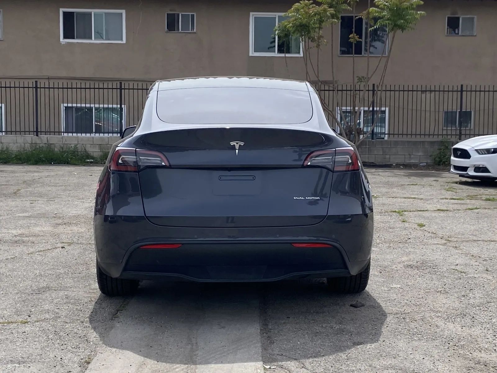 View vehicle photo 3