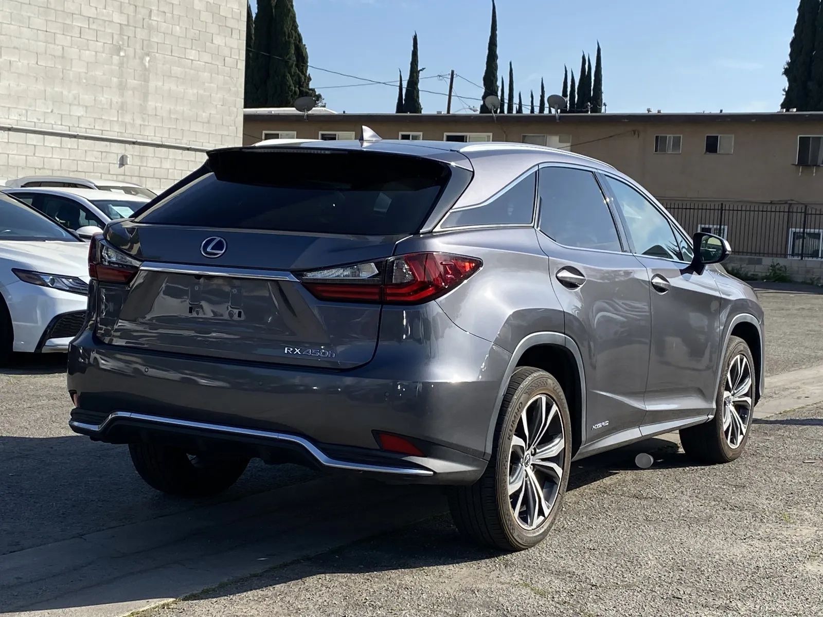 View vehicle photo 4